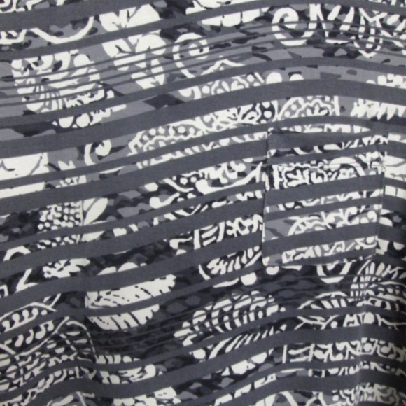 LuLaRoe Simply Comfortable short sleeve prt dress - Picture 3 of 3